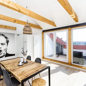 https://neu-lofts-mit-dachterrasse-nahe-zentrum.bestleipzighotels.com