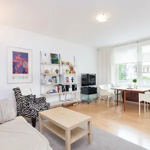 https://central-hackescher-markt.find-berlin-hotels.com