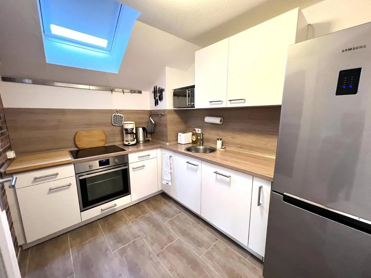 Cozy Apartment Near City Center Dresden By R&L